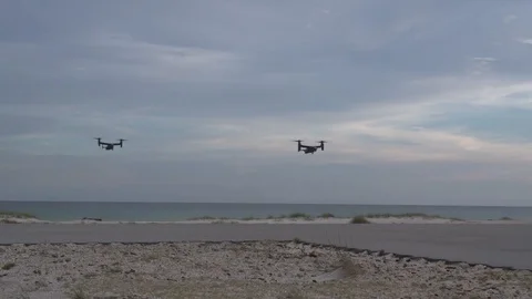 Crew from Hurlburt Field's 8 SOS preflight perform pattern - 2014 库存影片 100749323