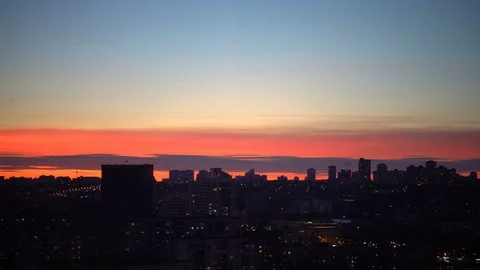 Crimson sunset over Kiev. Vídeo Stock 74748964