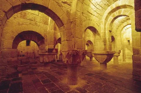 Cripta del monasterio de san Salvador de Leyre(Romanico s.XI).Navarra.Espaa. Stock Photos