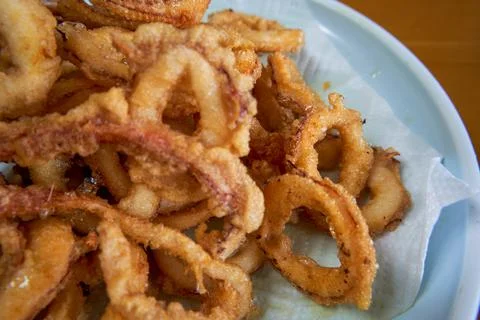 Crispy and tempting fried squid rings Stock-Fotos