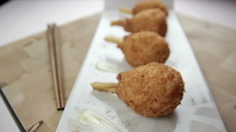 Crispy chicken dumplings Video stock 8714292