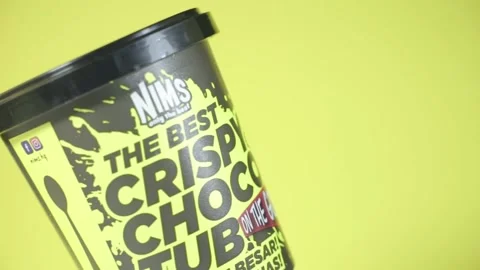 Crispy choco tub. 스톡 동영상 219657210