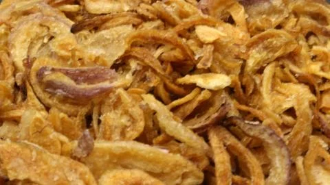 Crispy deep fried shallot Stock Photos
