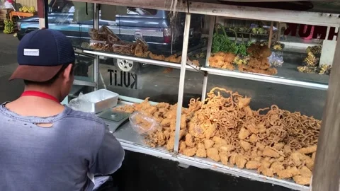 Crispy fried chicken seller. Stock Footage 224869744