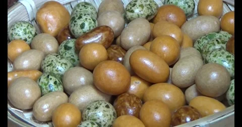 Crispy fried peanuts Video stock 296483200