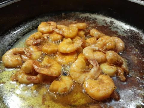 Crispy fried shrimp cooking. Cooked shrimp snack Fotos Stock