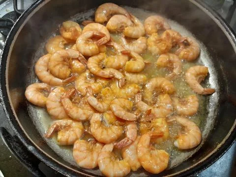 Crispy fried shrimp cooking Stock Photos