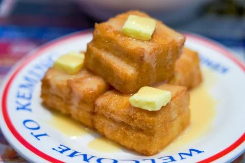 Crispy fried toast bread cubes in Hong Kong style tea restaurant Foto stock