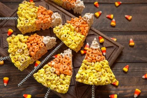 Crispy oat rings with marshmallows Stock Photos