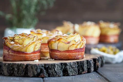 Crispy potato roses Fotos Stock
