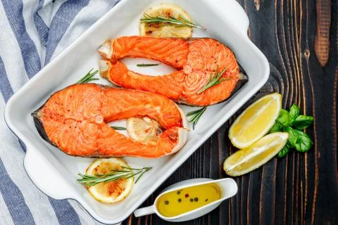 Crispy roasted salmon steak Foto stock