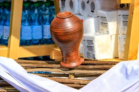 Crock upside down 스톡 사진