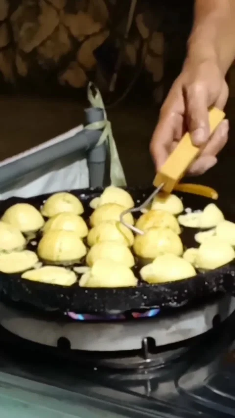 Crooked eggs Stock Footage 244788714