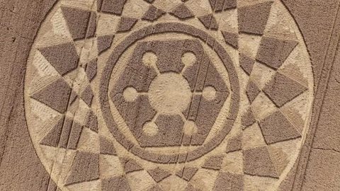 Crop Circle, Rising Drone View, Oliver's Castle, Wiltshire, 13 August 2023 4K Stock-Footage 270178720