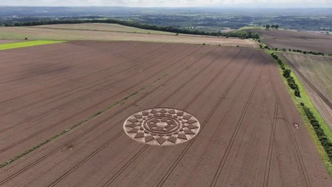 Crop Circle, Wide Drone View, Oliver's Castle, Wiltshire, 13 August 2023 4K Stock-Footage 270178552