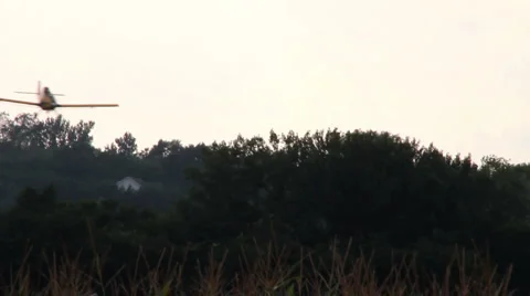 Crop duster laying down herbicide Video stock 1060922