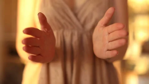 Crop girl clapping with hands Stock Footage 89593353