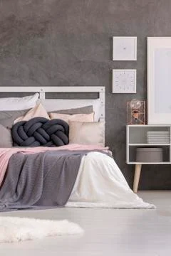 Cropped double bed Stock-Fotos