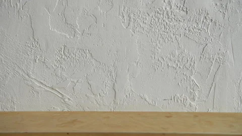 Cropped view of man putting open signboard on wooden surface 库存影片 133780567