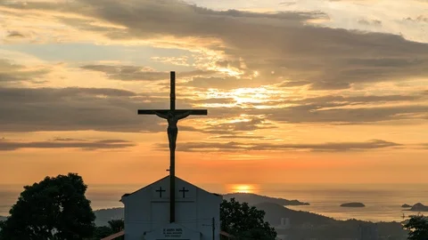 The cross on the background of cloud flow , Time lapse sunset cloud and cross Stock Footage 92122811