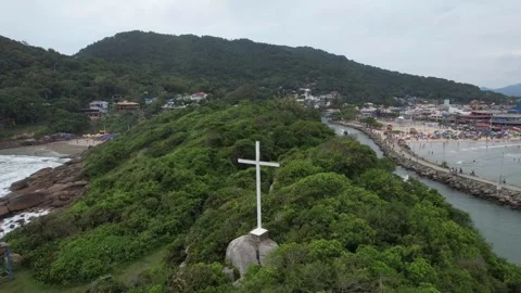 Cross between barra da Lagoa beach and Prainha beach, at Florianopolis Stock Footage 327373761