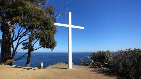 Cross On Cliff 01 HD Vídeo Stock 35871235