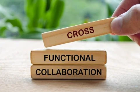 Cross Functional Collaboration Text auf Holzblöcken. Geschäftskonzept Cros. Stock Photos