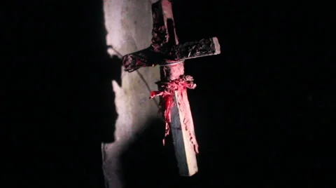 Cross hanging outside home 库存影片 47788812