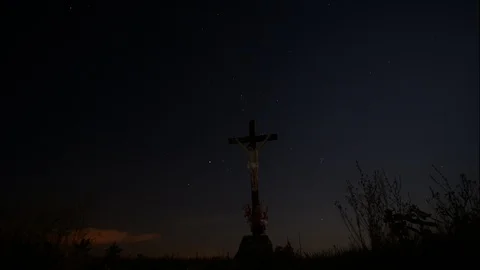 Cross at night - time lapse Stock Footage 124094400