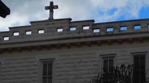 Cross on top of school building at St Leo University Vídeos de archivo 45603530