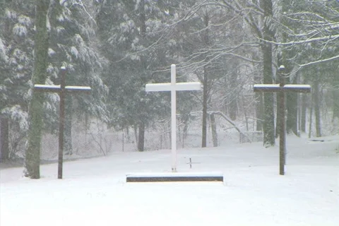 Crosses in Snow 動画素材 2757792