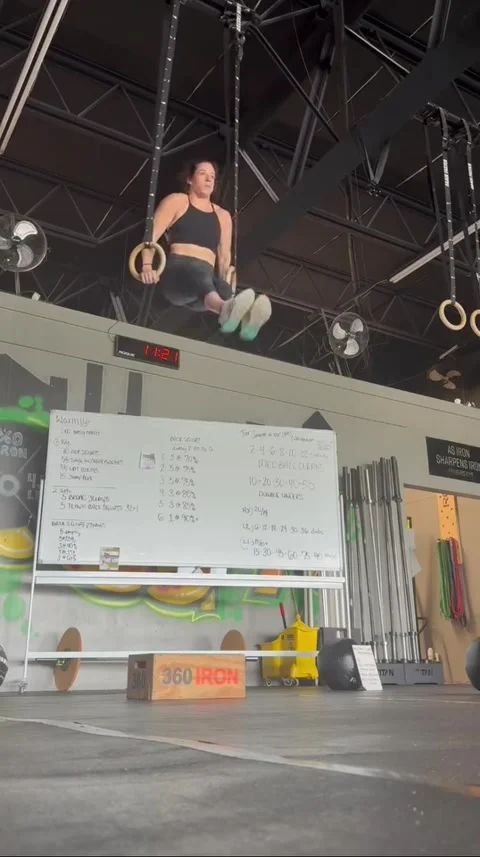 Crossfit Rings Fail Nearly Breaks Neck - 18 Aug 2025 Vídeo Stock 317463565