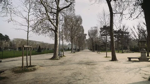 Crossing empty park in Paris during coronavirus lockdown 4K 스톡 동영상 126752947