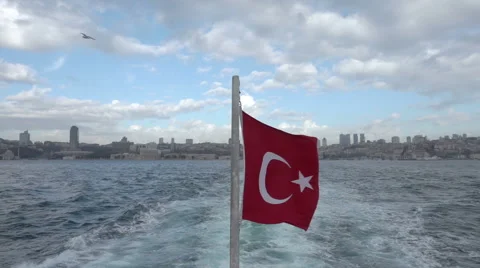 Crossing over the Bosphorus Strait in Istanbul Video stock 60439941