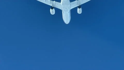 The crossing, a pilots point of view. 库存影片 194570990