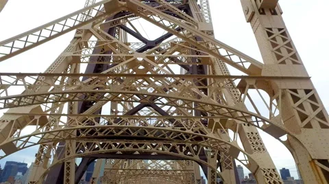 Crossing Queensboro Bridge from Manhattan to Queens. 動画素材 65963710