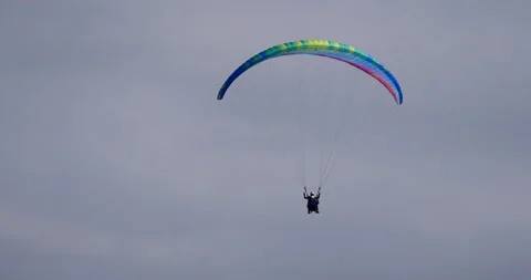 Crossing the skies Stockbeeldmateriaal 154659884