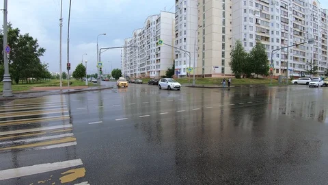 Crossroad after the rain Vídeos de archivo 109039680