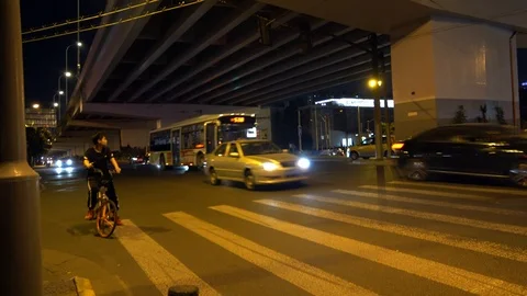 Crossroads under Shanghai night elevated 스톡 동영상 124589573