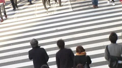 Crosswalk in Tokyo loop Video stock 11005452