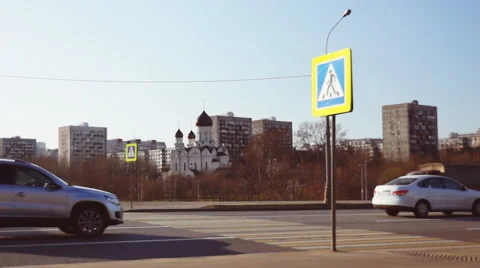 Crosswalk in town 스톡 동영상 64025998