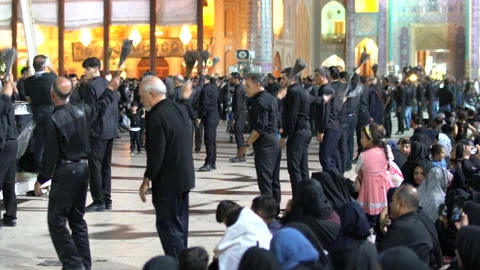 Crowd beating themselves during Muharram procession, Iran, 4K, DNxHR Stock-Footage 150169385