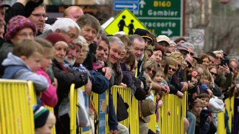 Crowd behind Barriers at the dog show Kelpie Dash. Stock Footage 87702696