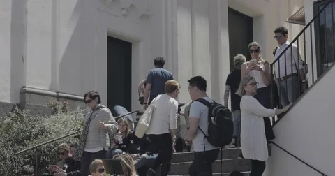 Crowd in Capri City on the main square in summer or spring 動画素材 76141198