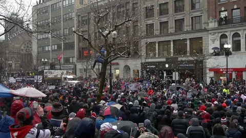 Crowd Cheering at Parade 스톡 동영상 72388250