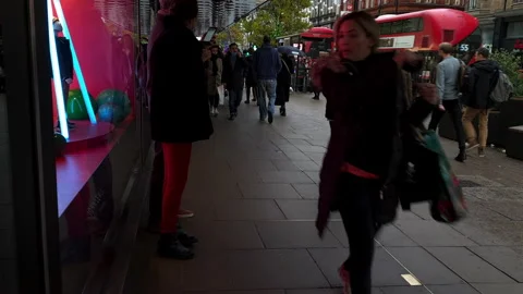 Crowd of Christmas shoppers. Stock Footage 166323755