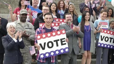 A crowd clapping and applauding 스톡 동영상 76235716