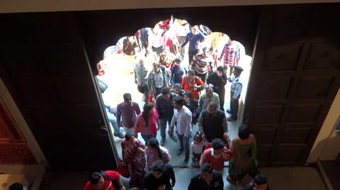 Crowd coming Video stock 32897558