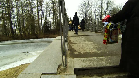 The crowd goes the  bridge. Stock-Footage 37876394