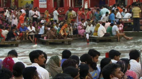 Crowd of Indian pilgrims on Ganges Stock Footage 233590
